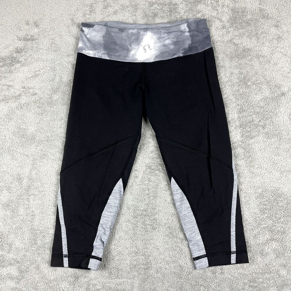 Lululemon Leggings Women's 4 Gray Black Crop Athletic Yoga Stretch Comfy Pants